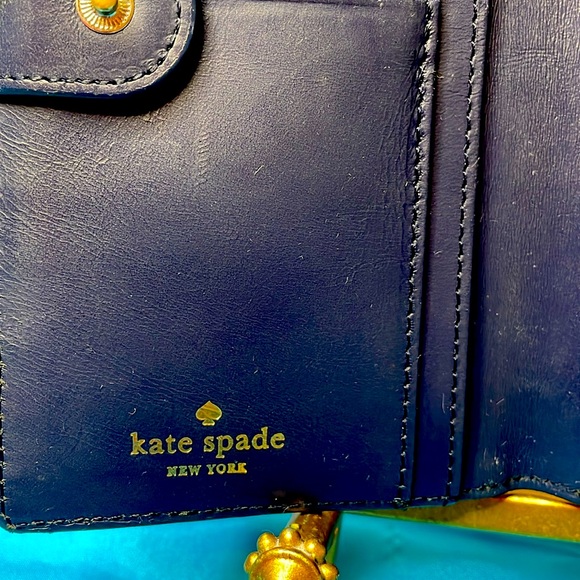 Kate Spade, full zip, hombre blue wallet, preowned in very good condition 8x4 - Picture 5 of 11